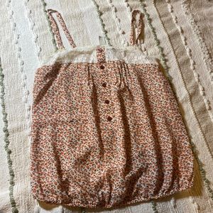 Size large loose tank